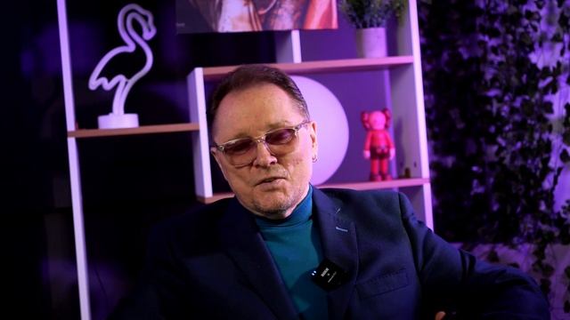 друзья, заходите наш официальный ТГ канал 
НЕ ЧЁРНЫЙ КВАДРАТ https://t.me/black_square_prod