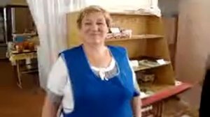 Школьник украл булочку в столовой. Прикол