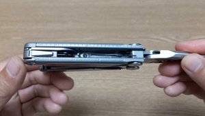 Мультитул Leatherman Wave Plus.