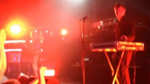 Gus Gus - Breaking Down (live)