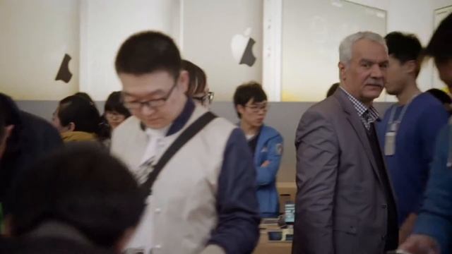 Apple. Дублирование видео о компании для соискателей
