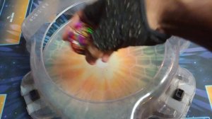 BIGBANG GENESIS VS REGALIA GENESIS! BEYBLADE BURST BATTLE!