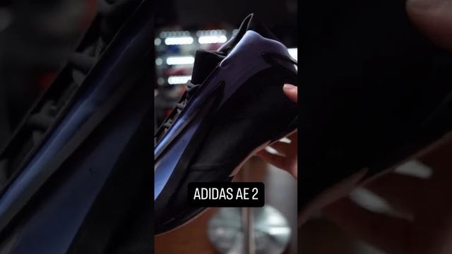 Баскетбольная модель Adidas AE2