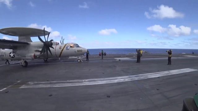 E-2D VAW-117 Fly-off from USS Abraham Lincoln 2022 Deployment смотреть онлайн