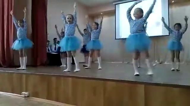 Ты морячка я моряк.