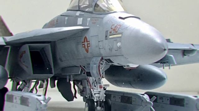 Meng  model EA-18 1/48 90% comp