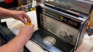 Zenith TransOceanic D7000Y   Episode 2 Disassembly