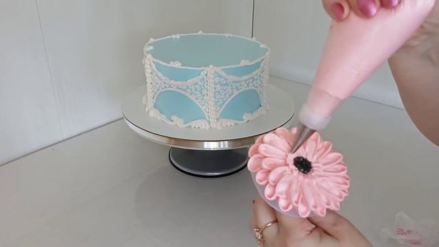 Целый день ЛЮБОВАЛАСЬ этим тортом❤️КАКИЕ ЖЕ КРАСИВЫЕ ЦВЕТЫ можно сделать белковым заварным кремом