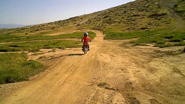 Brady and Brennan riding dirt bikes, March 5, 2010 смотреть онлайн