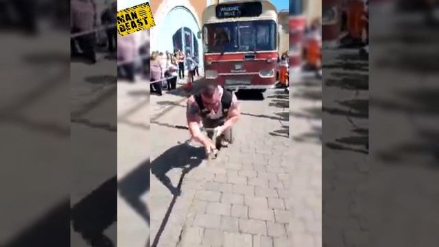 13 tonne Vintage bus pull Dave Johnson, Lincoln UK 3.7.23 @buspull #Lincoln #strongman