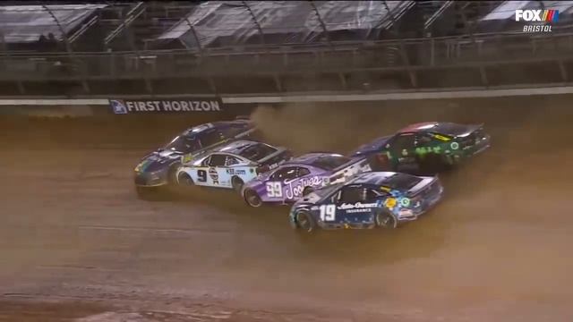 Серия кубков NASCAR на Bristol Dirt | ОСНОВНЫЕ МОМЕНТЫ NASCAR ON FOX