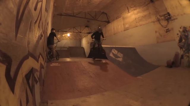 трюки на bmx самокатер Саша Голышев ангар 20161107