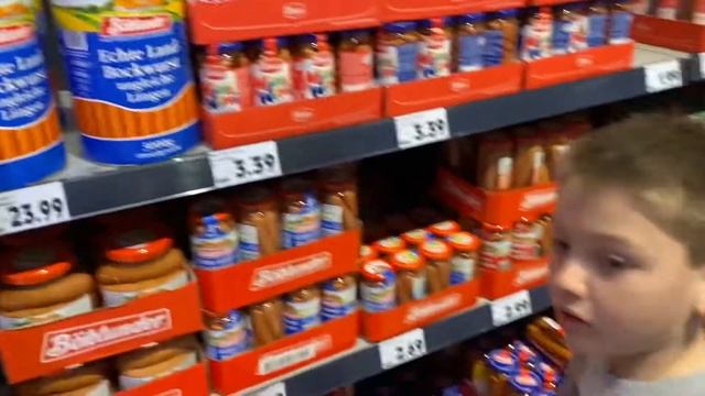 Как Артём ходил за продуктами смотреть онлайн