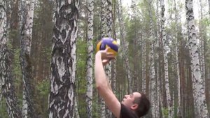 Десять упражнений для волейболиста в летний период