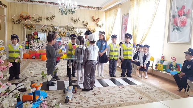 Агитбрига ЮИД "Веселые сфетофорики" . смотреть онлайн