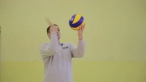 Подача в волейболе. Техника подачи и основные ошибки/Serving. Serving techniques and basic mistakes