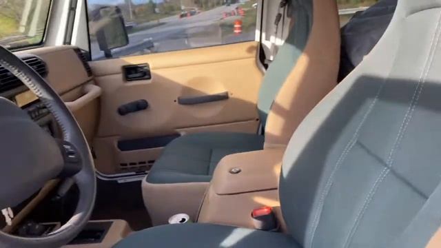 2000 Jeep Wrangler Sahara смотреть онлайн