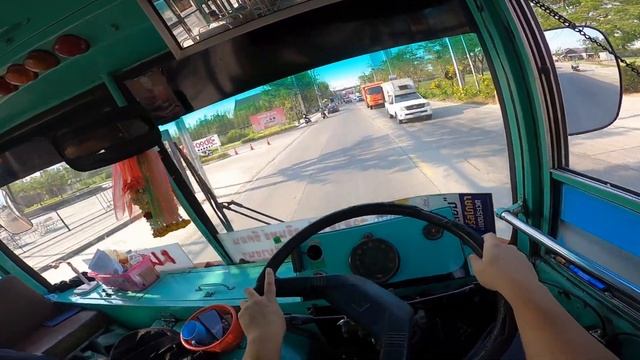 POV Bus Drive : Driving bus into the mall (Part1 Ram2 - Mega Bangna) смотреть онлайн