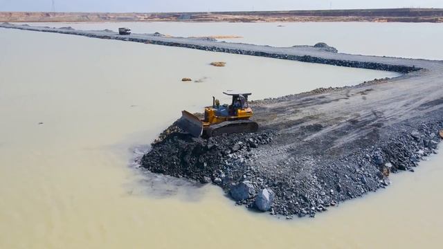 Строительство, дорог на озере