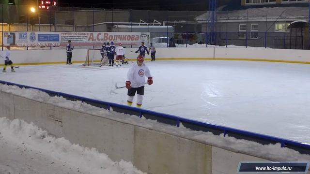 ХК "РЕТРО" 5-3 ХК "КРАСНЫЙ ЭЛЕКТРИК" смотреть онлайн