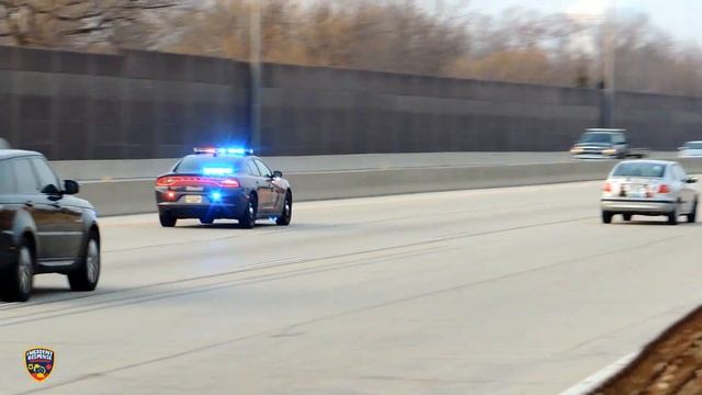 Milwaukee County Sheriff Dodge Charger responding Code 3 смотреть онлайн