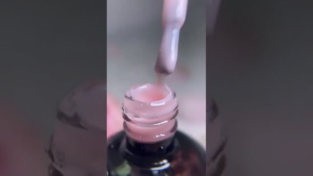 Нюдовые камуфлирующие базы от Beautix созданы для нежного и натурального покрытия.