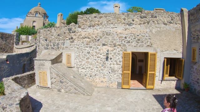 Арагонский замок Искьи город на скале смотреть онлайн