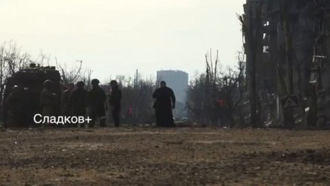 Сладков плюс Делигация во главе с Депутатом Рады просит отпустить его сына и раненых боевиков Азова