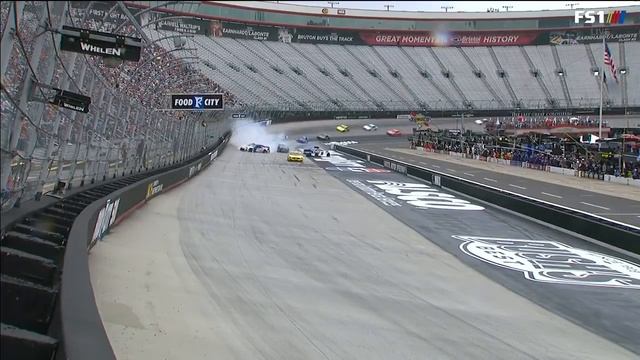 Чейза Эллиота раскручивают, когда он лидирует на Bristol Motor Speedway | NASCAR на канале FOX