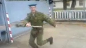Как живут солдаты в армии в наряде по кпп, армейский юмор, армейская жизнь, солдаты
