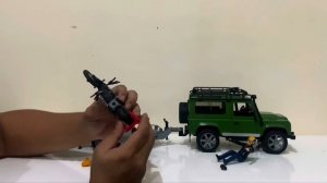 BRUDER Land Rover Defender & Scrambler Ducati || UNBOXING & REVIEW