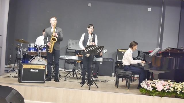 Somewhere Over The Rainbow смотреть онлайн