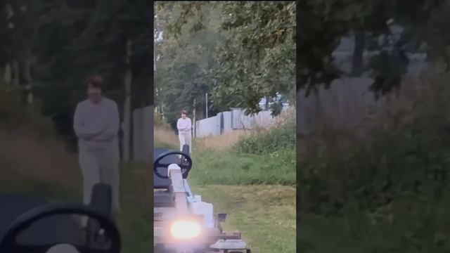 Не все герои носят плащи #zimani #герой #деревня