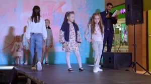 Показ новой осенней коллекции детской одежды Choupette в Санкт-Петербурге в ТЦ Гранд Каньон