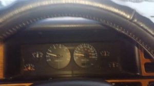 JEEP GRAND CHEROKEE 5.9 тащит грузовик.