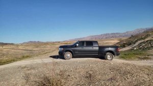 2020 Ram 3500 Limited в пустыне.