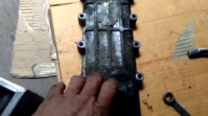 Isuzu 4HL1 engine - How to troubleshoot engine oil and water mix in cooling system?