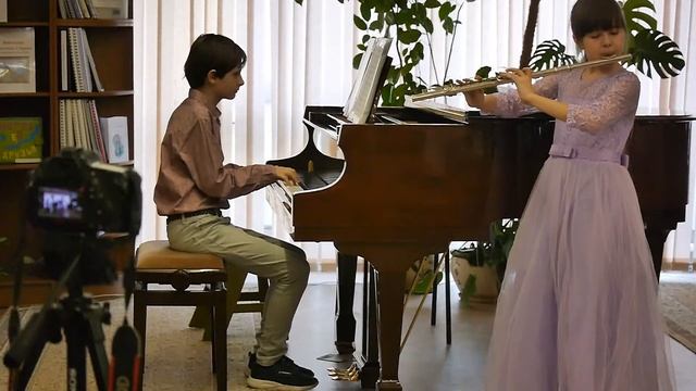 Тамбурин Ф.Госсек смотреть онлайн