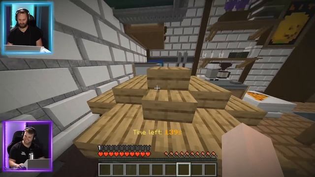 Hide And Seek In A GIANT Minecraft Kitchen! смотреть онлайн