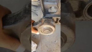 замена и установка балансирной оси на камаз 65115-65117 не снимая реактивных тяг.