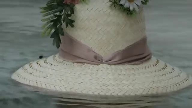 Le chapeau de la meduse - Шляпа медузы (360p)
