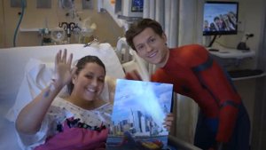 Питер Паркер приходит к больным детям