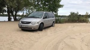 Могучий полный привод семейного минивена. Chrysler Grand Voyager 2001 3.3L AWD