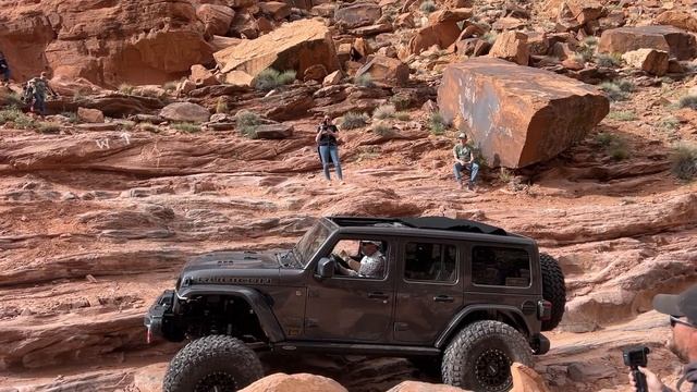 JEEP WRANGLER 392 ON PORTALS NEAR FLIP MOAB - EJS 2023 смотреть онлайн