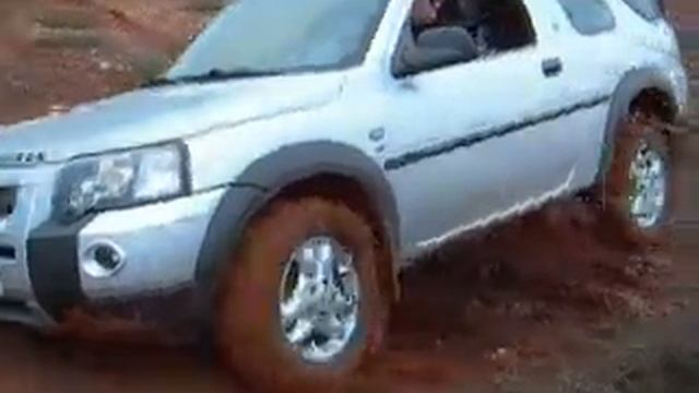 Land Rover FREELANDER off road
