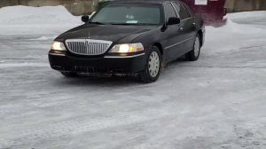 2011 LINCOLN TOWN CAR WINTER DRIFTING