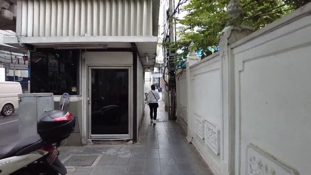 Sukhumvit Central World Super Large Shopping Mall with Apple Store | Bangkok [4K Walk]
