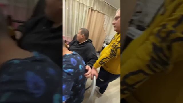 Руслан Гительман. Как я пьяный наблевал в лифте