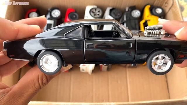 BOX FULL OF WELLY METAL DIECAST MODEL CARS, ROLLS ROYCE, JAGUAR, DODGE, LAMBORGHINI, HODA, HUMMER.
