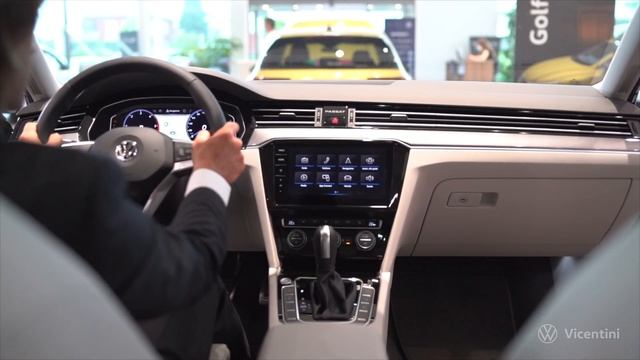 Volkswagen Passat  |  Showroom